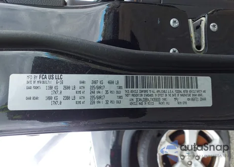 2018 Jeep Compass Latitude 4X4 z USA, uszkodzony, nr VIN 3C4NJDBBXJT435833